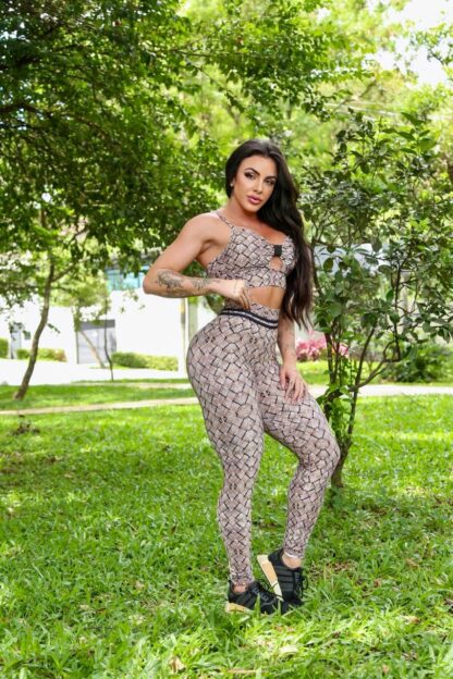 Cutty Top and Rope Weft Leggings Workout Set